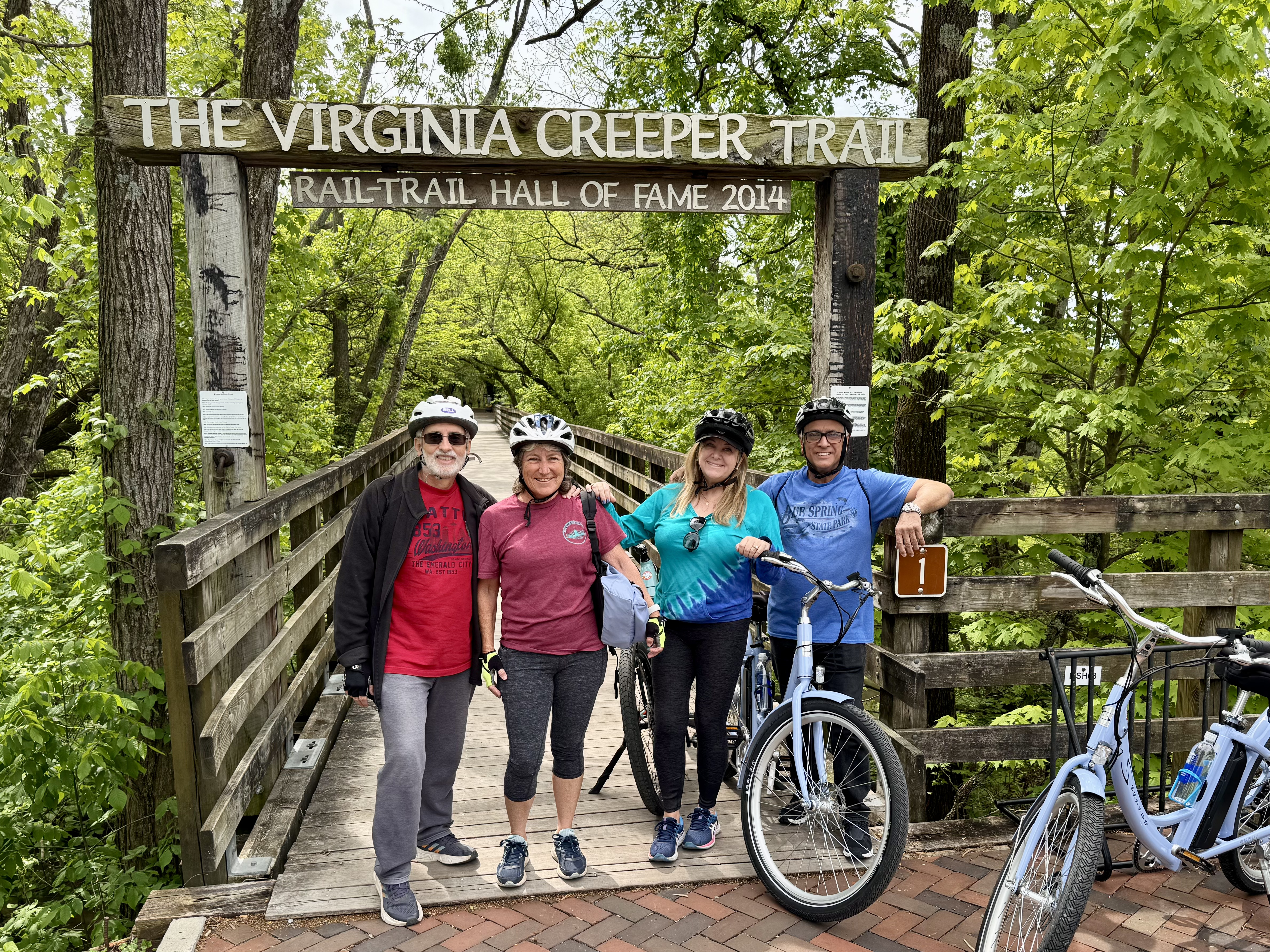 ./2025/04 - Virginia Creeper/IMG_1314.jpg